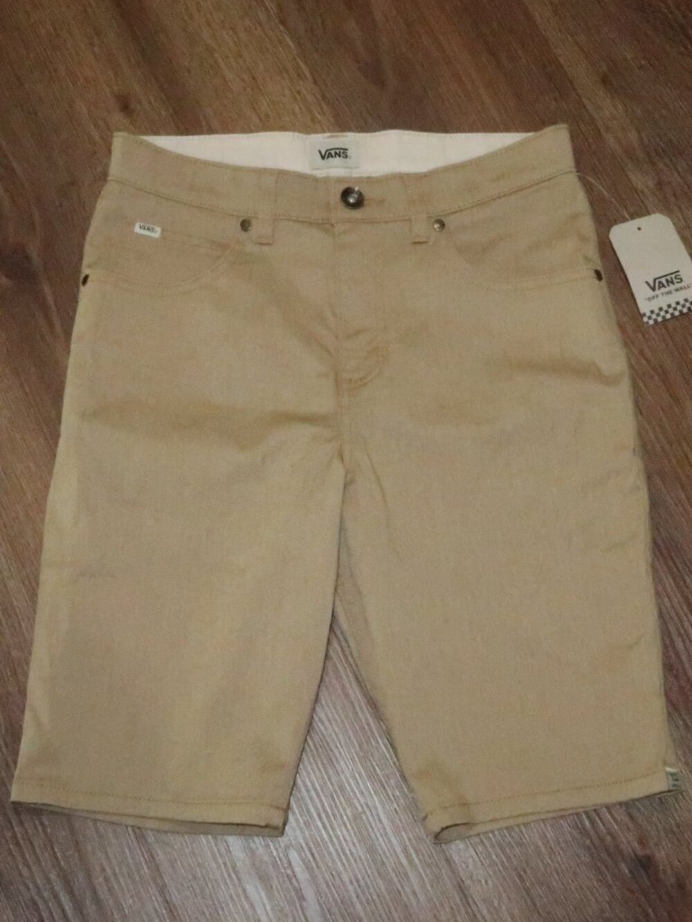 NWT Boys Vans Walter 6 Shorts New Dirt Khaki Tan size 16 Flat Front Stretch Surf